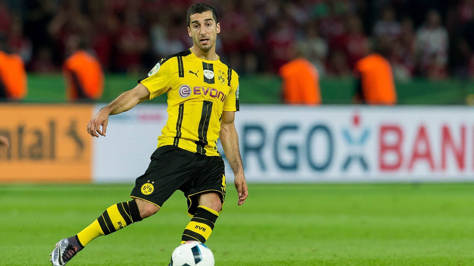 
                <strong>Platz 10: Henrikh Mkhitaryan</strong><br>
                &#x2022; Gekauft für: 27,5 Millionen Euro<br>&#x2022; Verkauft für: 42 Millionen Euro<br>&#x2022; <strong>Transfergewinn: 14,5 Millionen Euro</strong><br>&#x2022; Wechsel zu: Manchester United (2016)<br>
              