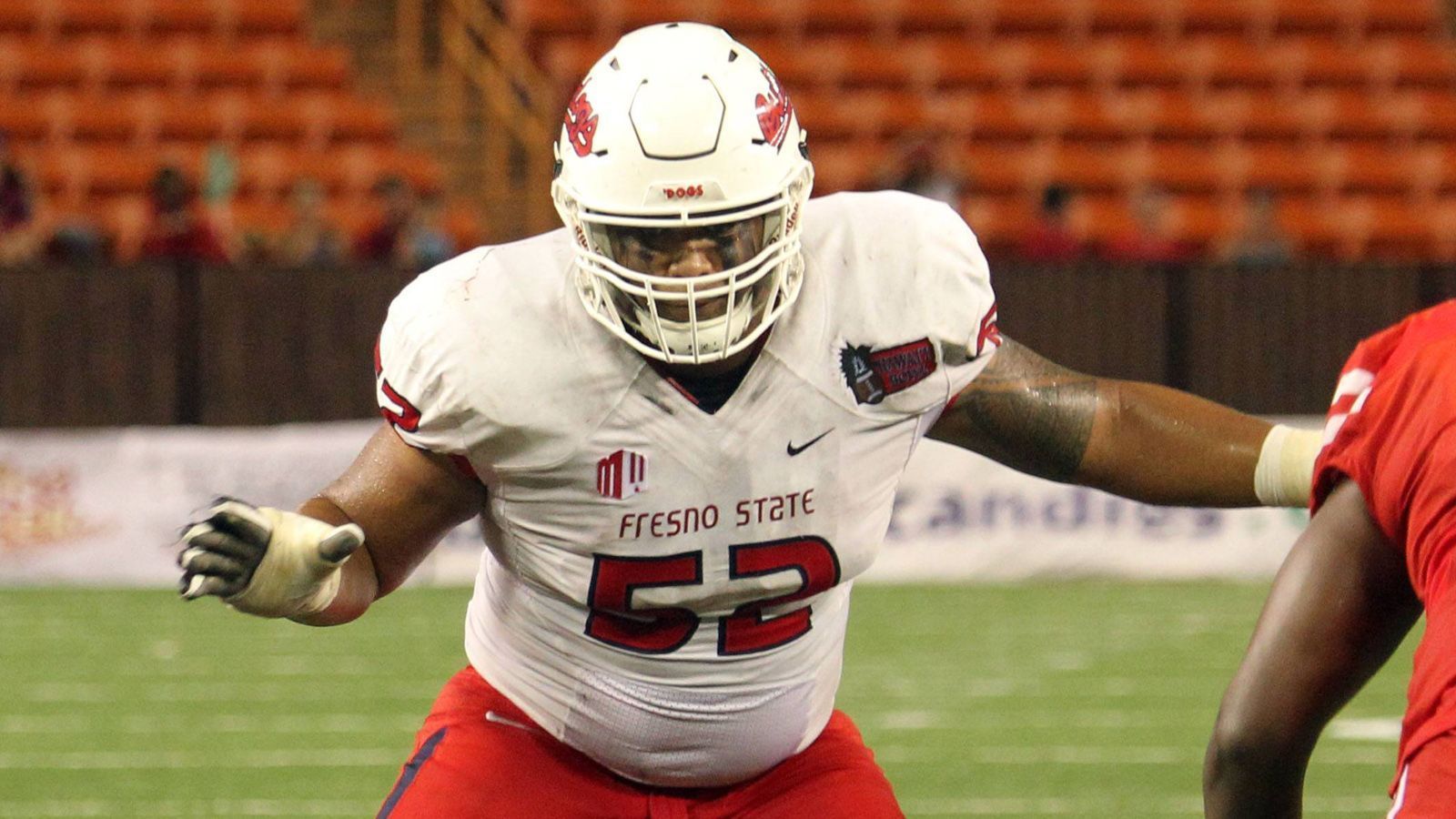 
                <strong>Netane Muti (Guard, Fresno State)</strong><br>
                Auch ein Guard darf in unserer Galerie nicht fehlen. Netane Muti ist einer der vielversprechendsten Athleten auf dieser Position. Der 1,90 Meter große und 143 Kilogramm schwere O-Liner hat sehr lange Arme, ist physisch extrem stark und vor allem im Pass-Blocking ein Garant. Allerdings erlitt er bereits mehrere schwere Verletzungen. Das dürfte einige NFL-Teams abschrecken. In vier Jahren konnte er insgesamt nur 19 Spiele absolvieren. Daher dürfte Muti trotz seiner guten Veranlagung frühestens in der 3. Runde ausgewählt werden.
              