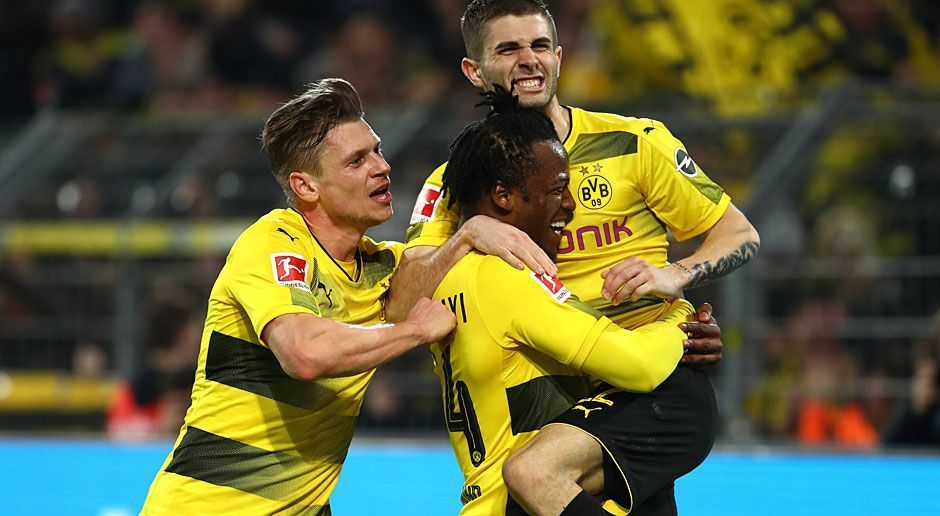 
                <strong>Bundesliga-Tabelle</strong><br>
                Was für ein bitterer Spieltag für den HSV! Nicht nur, dass die Hamburger 0:6 beim FC Bayern verloren hätten... Nein, auch der dritte Platz in der ewigen Bundesliga-Tabelle ist futsch. Borussia Dortmund ist durch den Sieg gegen Eintracht Frankfurt vorbeigezogen. Wir zeigen euch die Top 10. Stand: 11.03.2018.
              