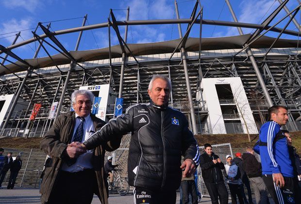 
                <strong>BERT VAN MARWIJK (Trainer 25.9.2013 bis 15.2.2014)</strong><br>
                "Ein großartiger Klub mit einer gewaltigen Tradition", sagt der Niederländer bei seiner Vorstellung. "Im Moment präsentiert sich der HSV weit unter den Erwartungen."
              