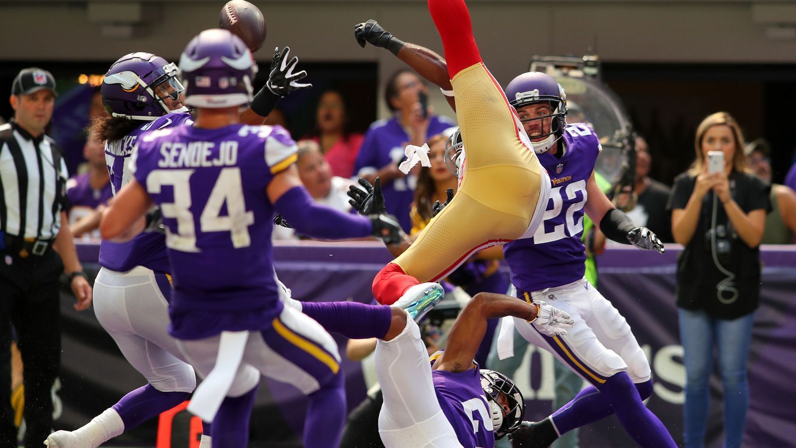 
                <strong>Defense: Minnesota Vikings</strong><br>
                20 Punkte gegen die San Francisco 49ers
              