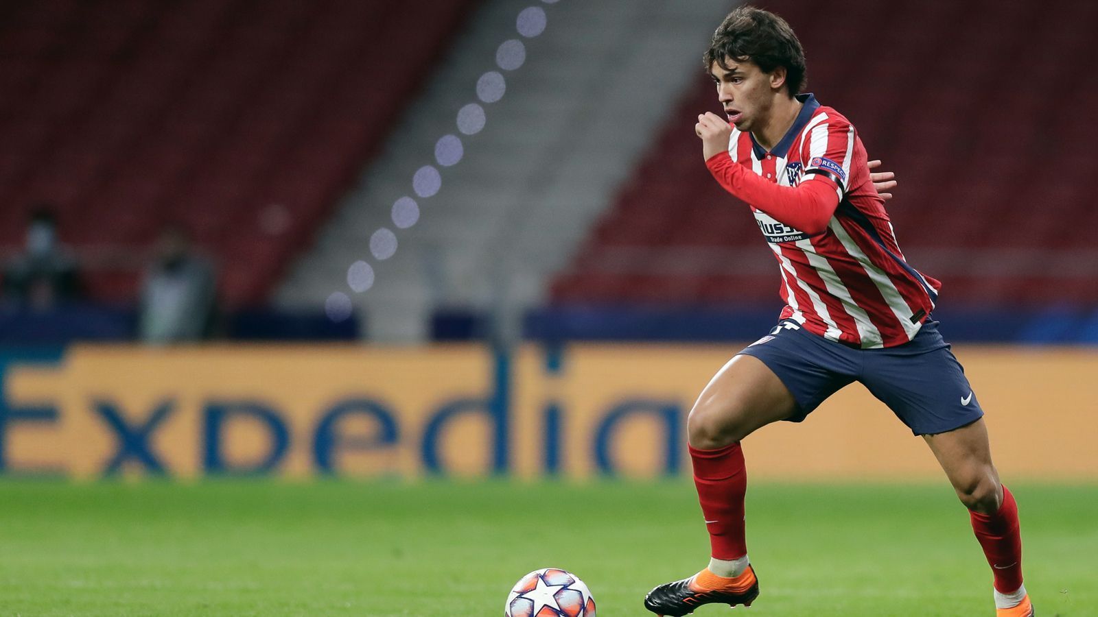 
                <strong>Platz 9: Joao Felix (Atletico Madrid)</strong><br>
                Marktwert: 127,8 Millionen Euro - Vertragslaufzeit: 2026 - Alter: 21 Jahre - Position: Angriff
              