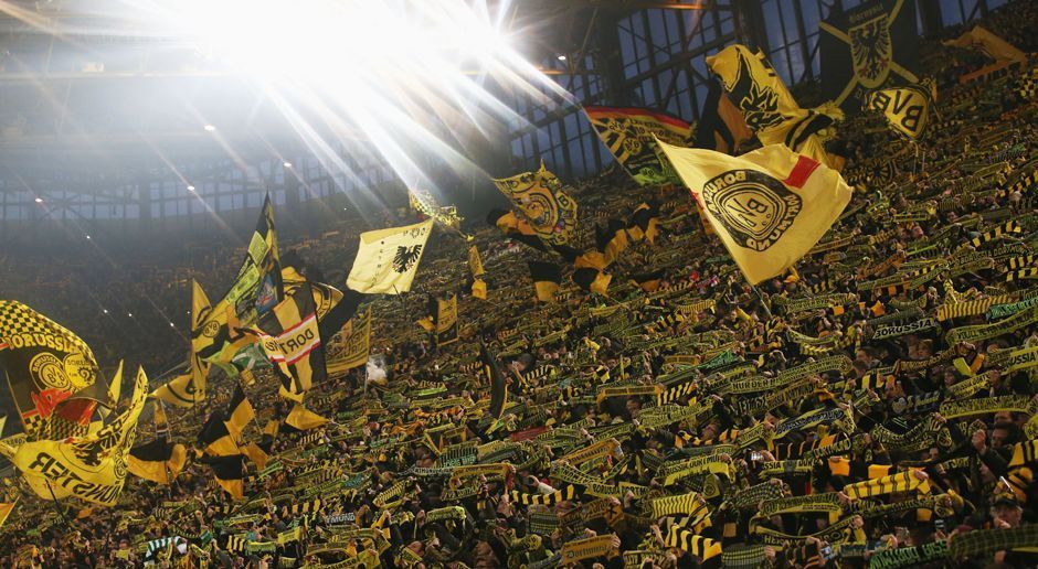 
                <strong>Borussia Dortmund</strong><br>
                Platz 1: Borussia Dortmund mit 54.916 verkauften Dauerkarten.
              