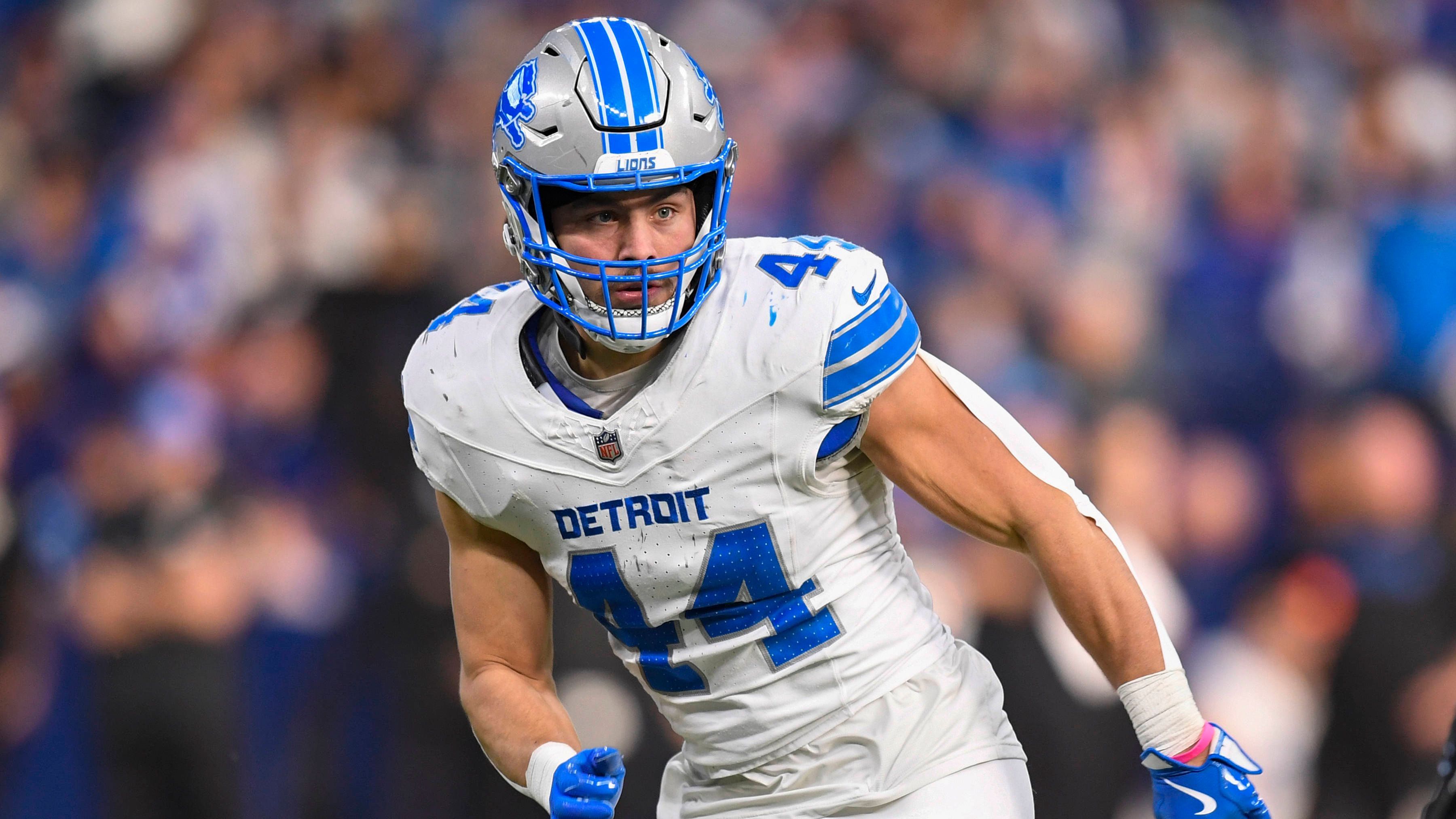 <strong>Malcolm Rodriguez (Detroit Lions)</strong><br>Bittere Neuigkeiten für die Lions: Nach Aidan Hutchinson wird nun ein weiterer Defense-Starter für den Rest der Saison ausfallen. Linebacker Malcolm Rodriguez zog sich beim Thanksgiving-Sieg über die Bears einen Kreuzbandriss zu, berichtet NFL-Insider Ian Rapoport. In der laufenden Spielzeit hatte der 25-Jährige 42 Tackles, zwei Sacks und eine Fumble Recovery verzeichnet.