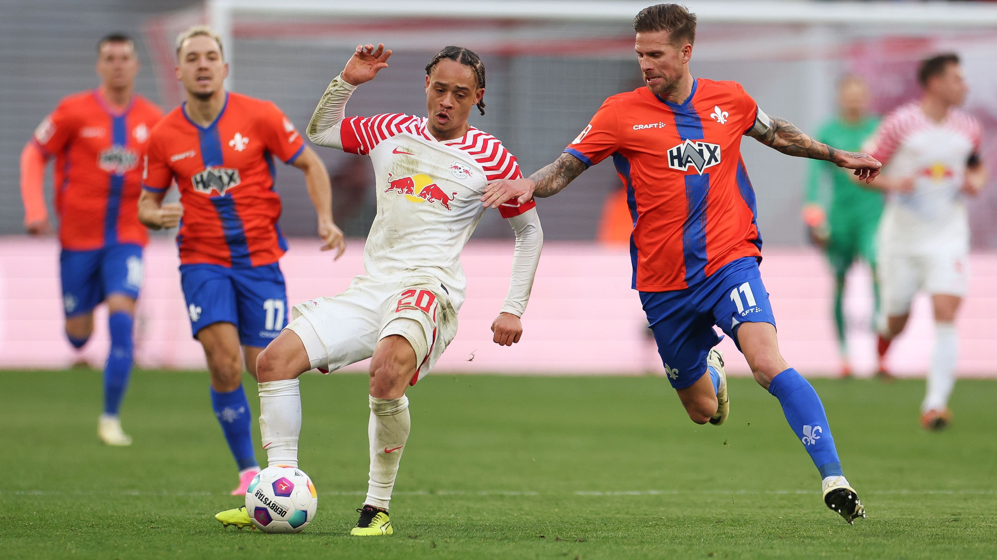 <strong>Darmstadt ist gebrochen und schafft nicht mal 20 Punkte</strong><br>Aufsteiger Darmstadt bekommt immer noch keinen Fuß in die Tür.&nbsp; Spätestens nach dem 0:6 Debakel gegen Augsburg am 24. Spieltag ist klar - der Klassenerhalt ist in schier unerreichbare Ferne gerückt. Nun geht es gegen Bayern München. Und aus dem Nichts sind die Bayern wieder in Torlaune. Zur Unzeit für die Hessen.