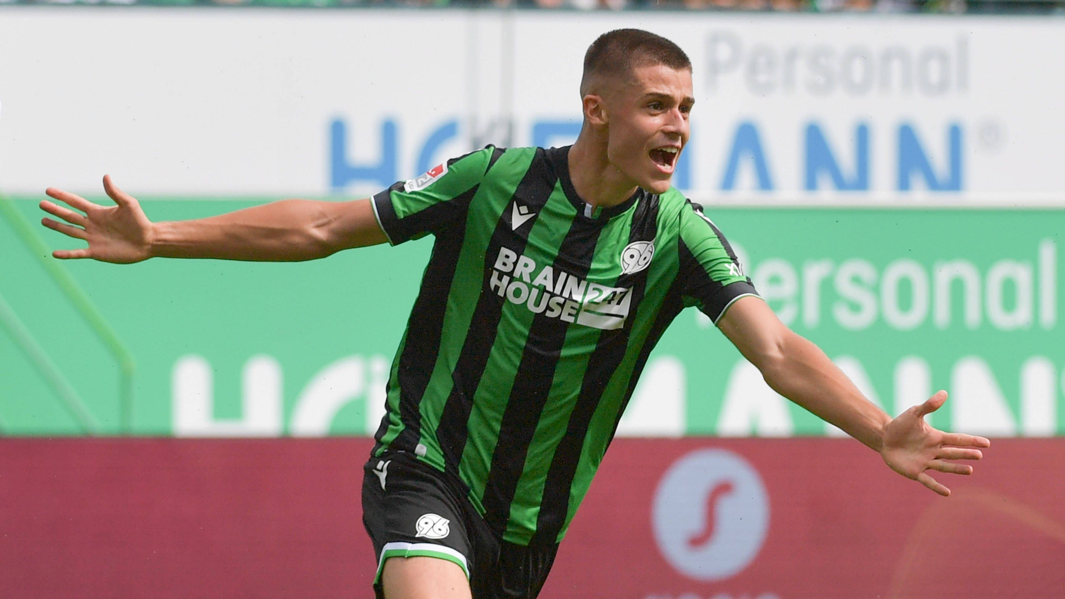 <strong>#9 Nicolo Tresoldi</strong><br>• Position: Angriff<br>• Alter: 19<br>• Verein: Hannover 96<br>• U21-Länderspiele: 0