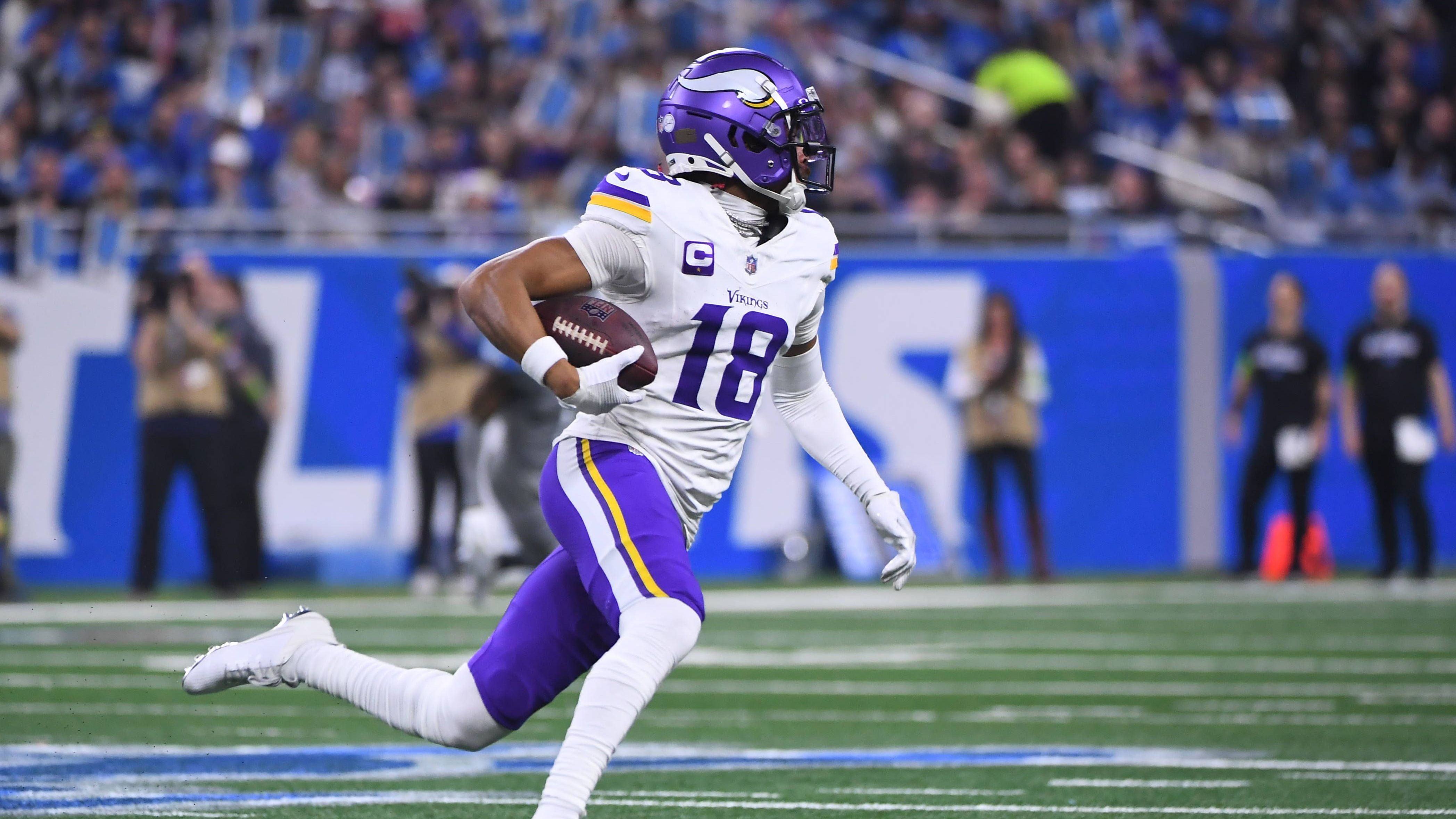 <strong>Platz 24: Minnesota Vikings<br></strong>Eine gutes Umfeld mit einem sehr starken Receiver-Trio aus Jordan Addison, Justin Jefferson und Tight End T.J. Hockenson für den neuen QB J.J. McCarthy. Die Defensive weist einen guten Mix aus erfahrenen Routiniers und talentierten Youngsters aus. Die Vikings wirken aktuell wie eine Wundertüte.