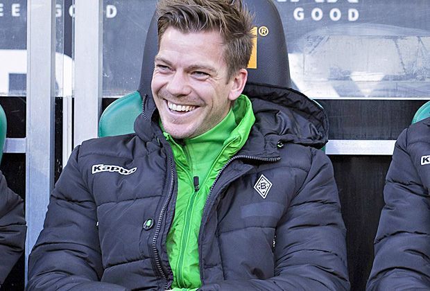 
                <strong>Thorben Marx (Borussia Mönchengladbach)</strong><br>
                Nach 255 Bundesligaspielen mit elf Toren für Arminia Bielefeld, Hertha BSC und Borussia Mönchengladbach beendet der Mittelfeldmann seine Karriere - heimlich, still und leise. Eine Aufgabe im Borussia-Jugendbereich würde ihn reizen.
              