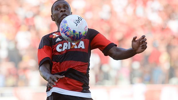 
                <strong>Abwehr: Juan (Flamengo Rio de Janeiro)</strong><br>
                Abwehr: Juan (Flamengo Rio de Janeiro). Lang, lang ist es her, dass Juan die Bundesliga verzückt hat. Von 2002 bis 2007 spielte er für Bayer Leverkusen. Bei der Werkself bildete er mit Lucio eine schwer zu bezwingende Innenverteidigung. Seit Jahresbeginn läuft der 37-Jährige für Flamengo Rio de Janeiro auf.
              