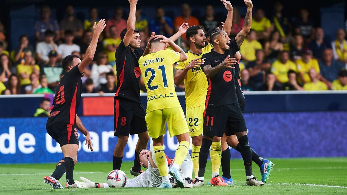 Marc Andre Ter Stegen FC Barcelona, Barca is injured during the LaLiga match between Villarreal CF and FC Barcelona at La Ceramica on September 22, 2024 in Villarreal, Spain. Defodi-584_VILFCB20240...