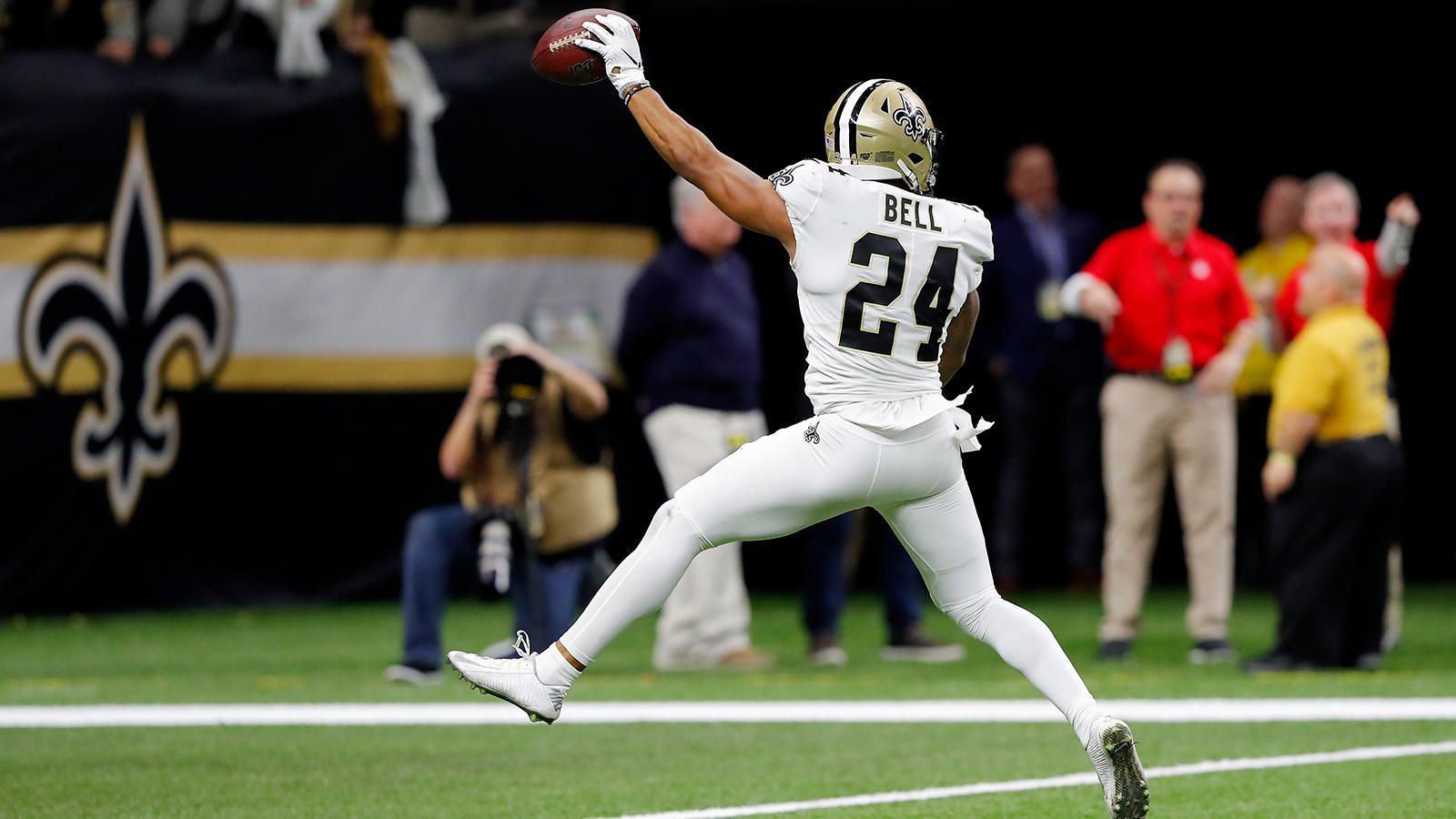
                <strong>Vonn Bell - Tackle-Maschine</strong><br>
                Jeweils 89 Tackles sammelte Safety Vonn Bell in den vergangenen zwei Spielzeiten für die New Orleans Saints. Der 25-Jährige gilt als einer der besten Box-Safeties und ist exzellent in der Laufverteidigung. Der ehemalige Zweitrunden-Pick erhält von den Bengals einen Dreijahresvertrag.
              