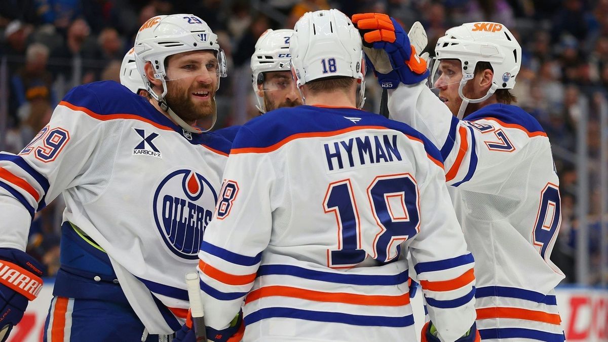 Draisaitl (l.) und die Oilers feiern