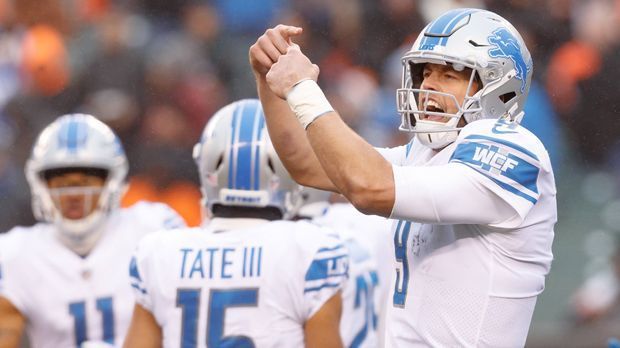 
                <strong>Detroit Lions (8-7)</strong><br>
                
              