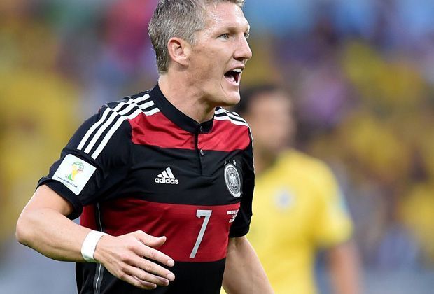 
                <strong>Bastian Schweinsteiger</strong><br>
                Unser Taktgeber im Mittelfeld, hielt den Laden vor allem defensiv zusammen. Mit einigen sehenswerten Pässen. EINFACH GEIL - NOTE 1.
              