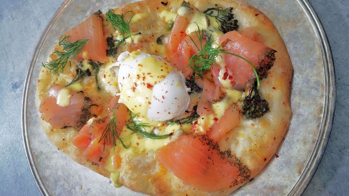 Eggs Benedict Pizza