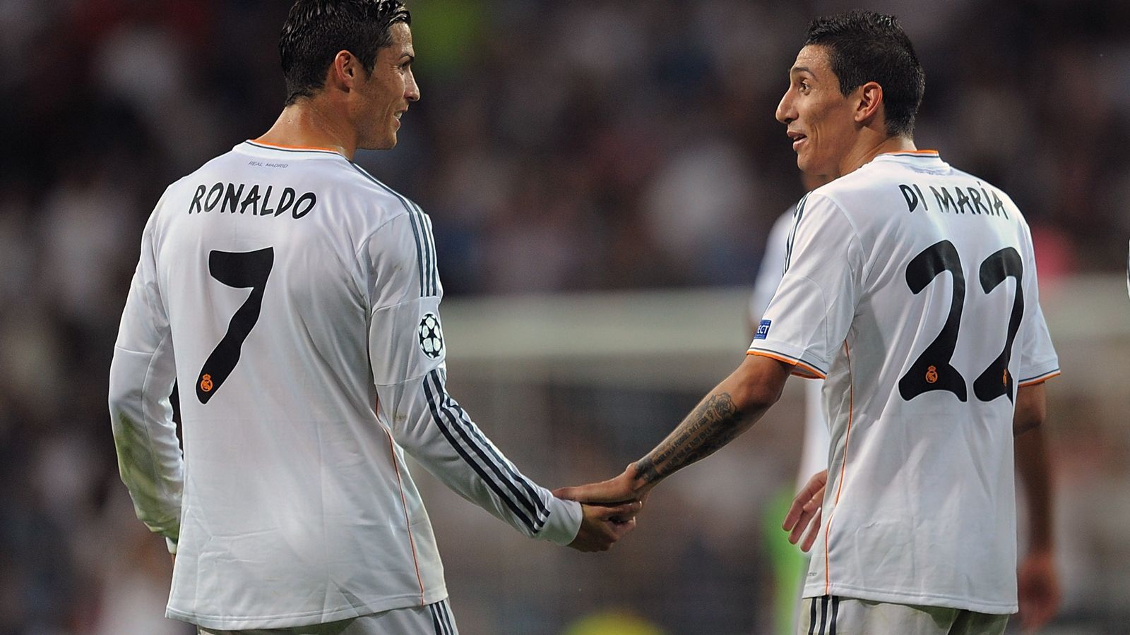 
                <strong>Angel Di Maria</strong><br>
                Als Angel Di Maria im Sommer 2010 von Benfica Lissabon zu Real Madrid wechselte, spielte Cristiano Ronaldo bereits eine Saison lang für die "Königlichen". Die folgenden vier Spielzeiten verbrachte das argentinisch-portugiesische Offensivduo bei Real, ehe Di Maria 2014 zu Manchester United weiter zog. Mit Lionel Messi verbindet den 31-jährigen Di Maria nicht nur dieselbe Nationalität, sondern auch der gemeinsame Geburtsort Rosario sowie eine mittlerweile jahrelange Kameradschaft in der argentinischen Nationalmannschaft. Im Jahr 2009 wurden Messi und Di Maria etwa zusammen Olympiasieger. Nun treffen sie bei PSG wieder aufeinander.
              