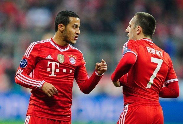 
                <strong>Thiago Alcantara (Innenbandriss)</strong><br>
                Thiago und die schier unendliche Verletzten-Geschichte. Der Spanier laboriert schon seit Monaten an seinem Innenbandriss - und trotzdem ist eine Rückkehr auf den Rasen nach wie vor nicht wirklich absehbar.
              