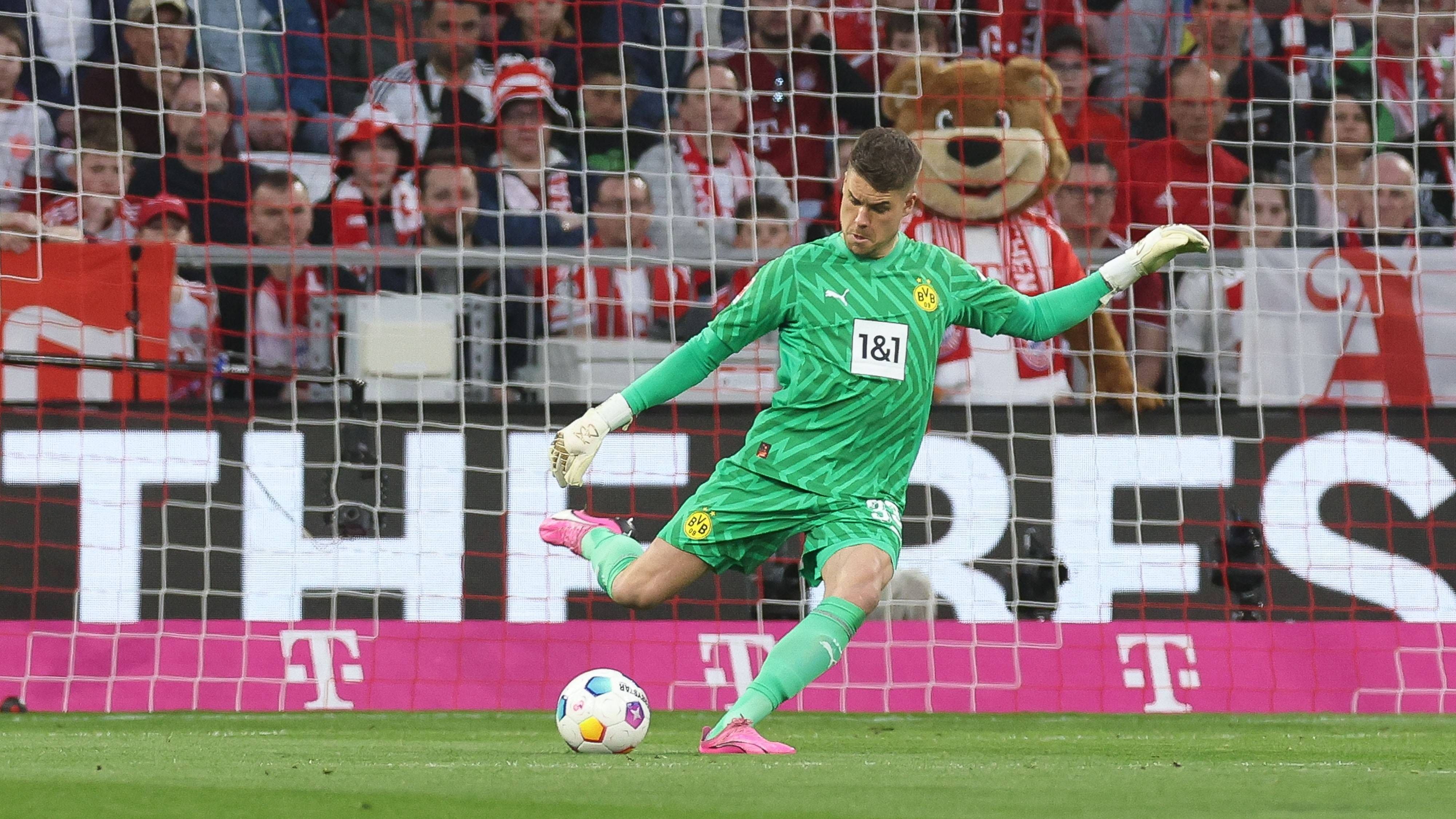 <strong>Alexander Meyer (Borussia Dortmund)</strong><br>Lange nur auffällig, wenn er die ihm gegebene Zeit bei Abstößen bis auf die letzte Sekunde ausreizt. Wirklich viel kommt nämlich gar nicht auf seinen Kasten. Eine Viertelstunde vor Ende dann mit starker Parade gegen Comans Schuss. Bei Kanes vermeintlichem Anschlusstreffer ohne Chance (89.), aber im Glück. <strong><em>ran</em>-Note: 3</strong>