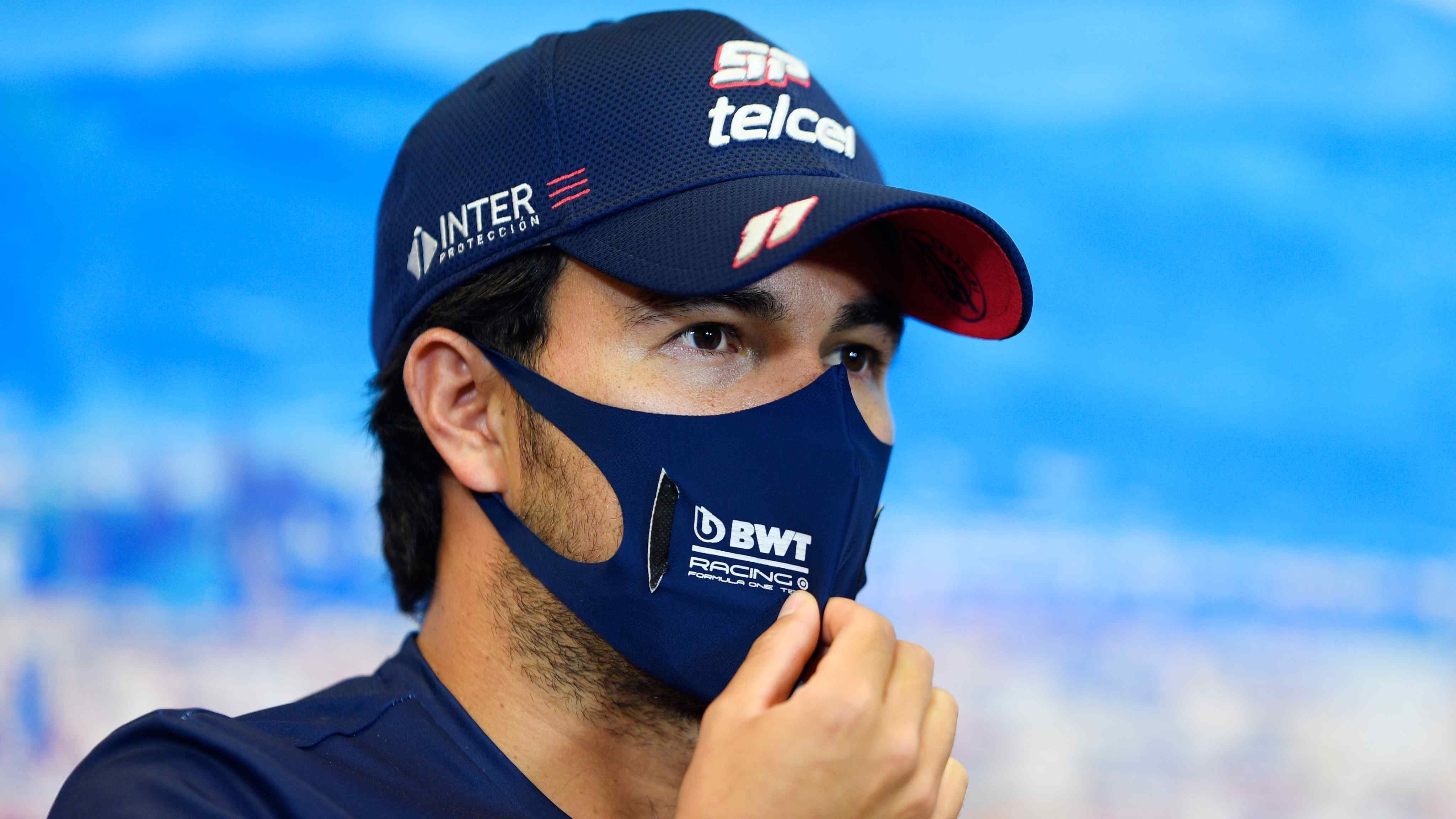 
                <strong>Uneinigkeit über Ablösesumme für Sergio Perez</strong><br>
                Wie hoch letztlich das Gehalt von Vettel ist, könnte auch von einer möglichen Ablösesumme für Sergio Perez abhängig sein. So gibt es auch hier unterschiedliche Medienberichte, wie hoch diese ausfallen könnte. Einem Bericht der "Bild" zufolge, muss der Rennstall tief in die Tasche greifen und dem Mexikaner zehn Millionen Euro Ablöse zahlen, damit dieser seinen Platz für Sebastian Vettel räumt. Dem widerspricht ein Bericht von "F1-Insider.com". Diesem zufolge kann der Vertrag von Perez ohne weitere Zahlungen aufgelöst werden, weil der in der Fahrer-WM am zuvor vereinbarten Stichtag weniger Punkte auf dem Konto hatte als sein Teamkollege Lance Stroll. Perez' Vertrag bei Racing Point lief eigentlich noch bis 2022.
              