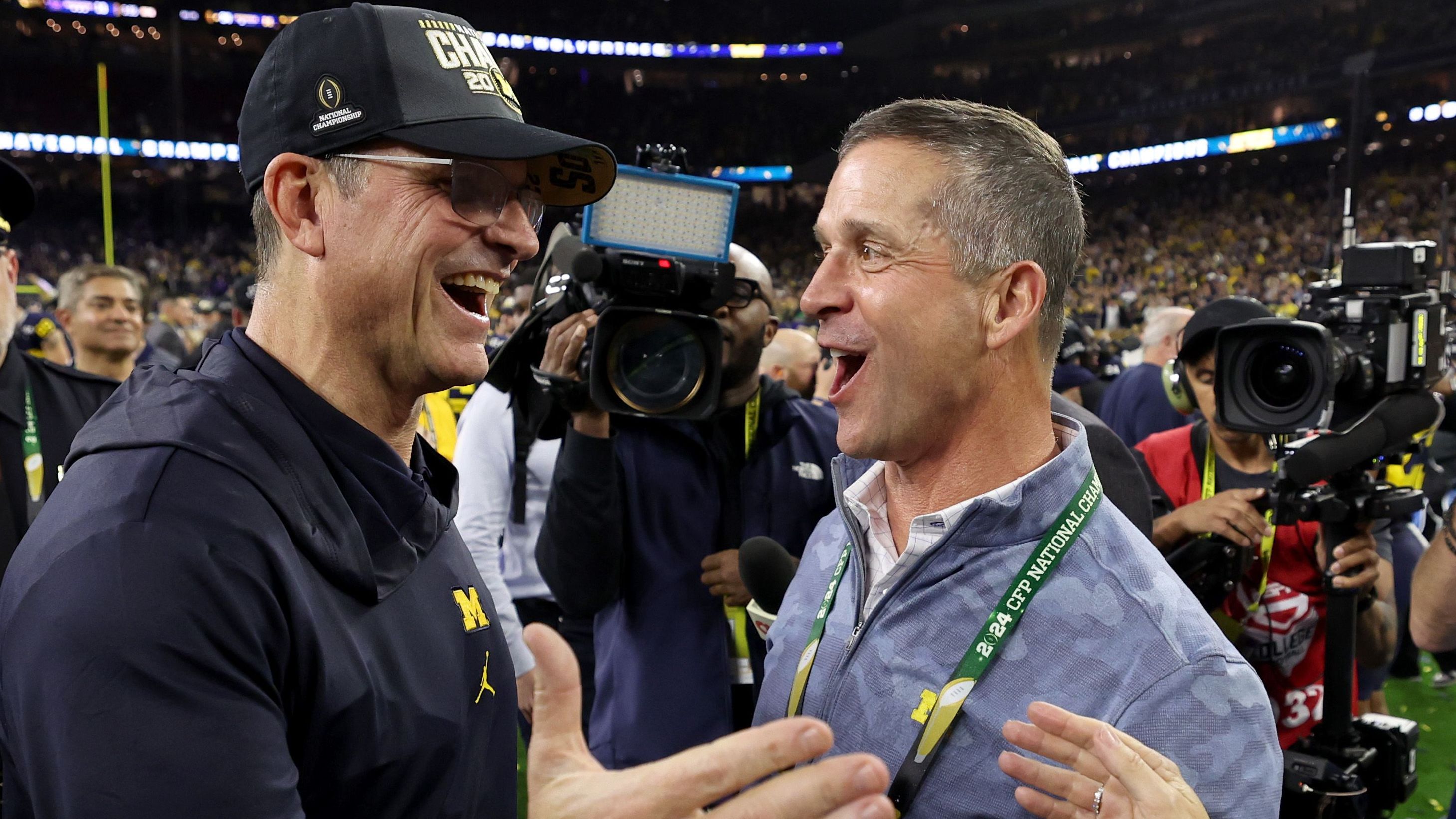 <strong>Siegquoten der NFL Coaches</strong><br>Jim Harbaugh ist zurück in der NFL. Der 60-Jährige hat bei seiner ersten Station in San Francisco bereits viel Erfolg gehabt und setzt sich damit direkt an die Spitze, wenn es um die Siegquoten der Head Coaches geht. <strong><em>ran</em></strong> hat die komplette Liste. Auch sein Bruder John ist weit oben... (Stand: vor der Saison 2024, nur Regular Season)