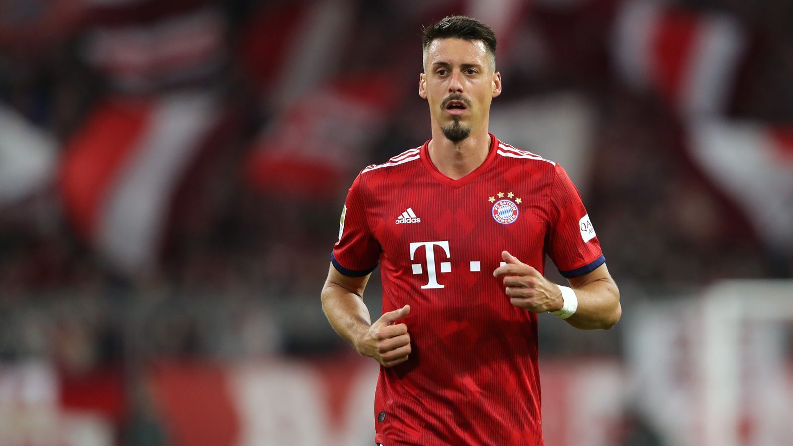 
                <strong>Sandro Wagner</strong><br>
                Darf ab der 78. Minute für Ribery ran. Ohne Note.
              