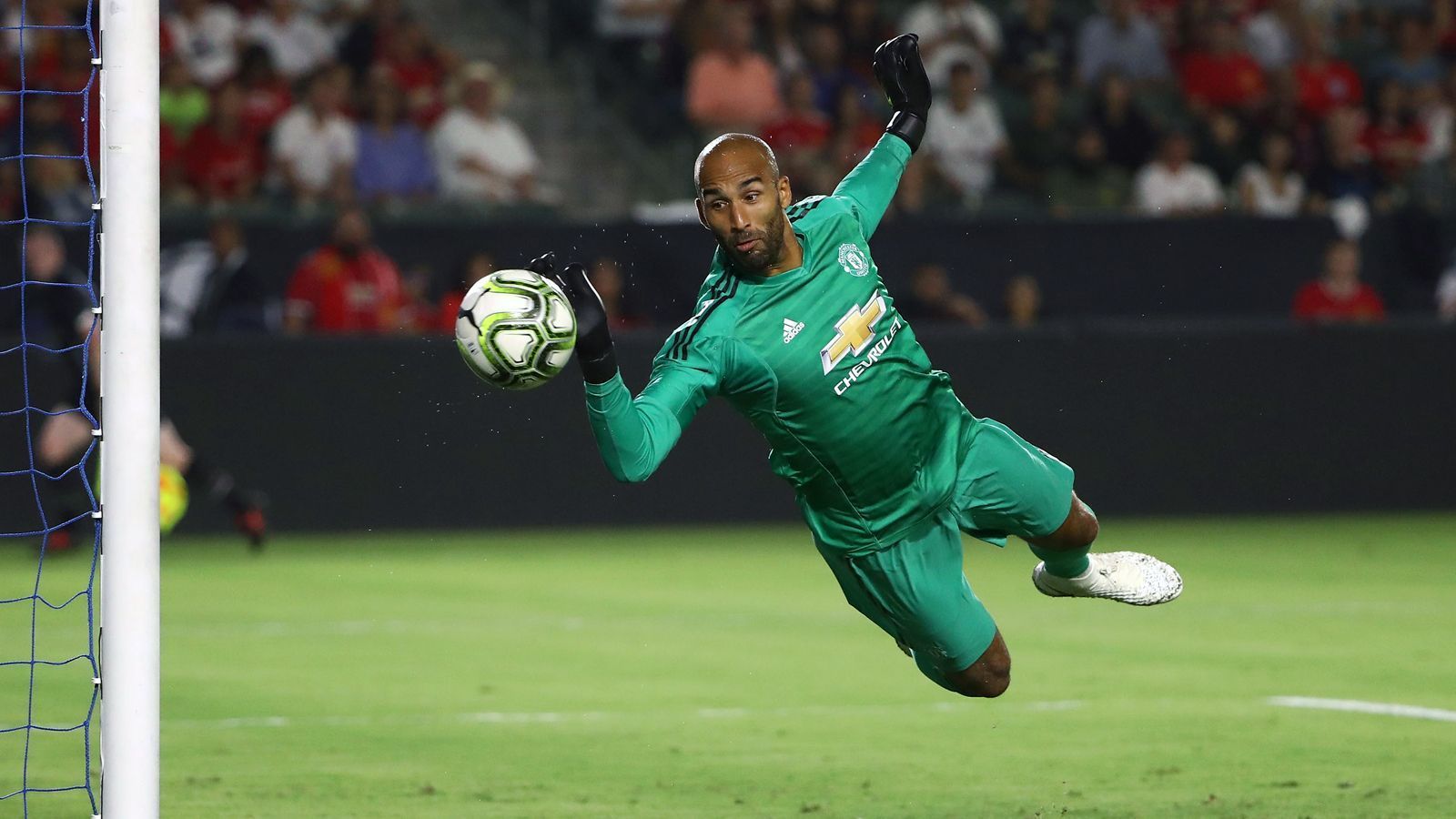 
                <strong>Manchester United (Premier League/England)</strong><br>
                Ältester Spieler im Kader: Lee Grant (36 Jahre)Position: Torwart
              