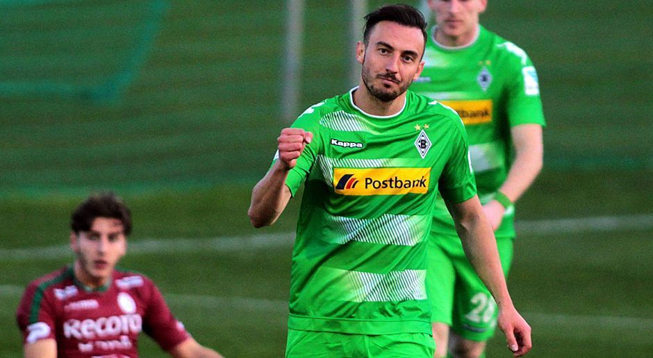 
                <strong>Josip Drmic (Borussia Mönchengladbach)</strong><br>
                Eher glauben die Buchmacher an einen Doppelpack von Gladbachs Josip Drmic im Europa-League-Spiel der Borussia gegen Schalke 04. Hier gäbe es 14 Euro. Bislang steht der verletzungsgeplagte Schweizer bei zwölf Einsätzen und null Treffern.
              