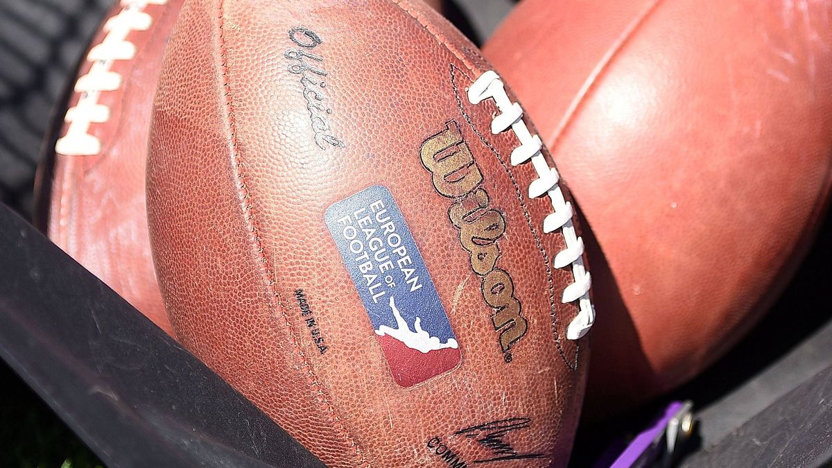 29.06.2025, xhbx, American Football ELF European League of Football, Frankfurt Galaxy - Prague Lions v.l. American Football Bälle mit EFL und NFL, American Football Herren, USA Logo (DFL DFB REGULA...