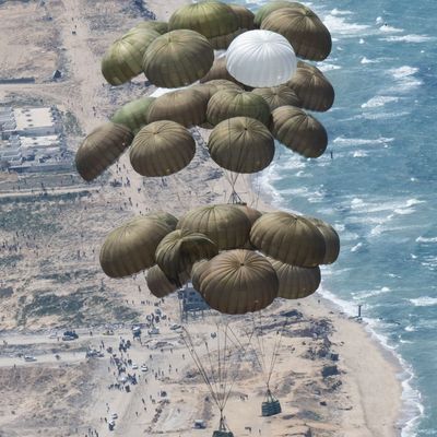 Hilfsflüge über Gaza