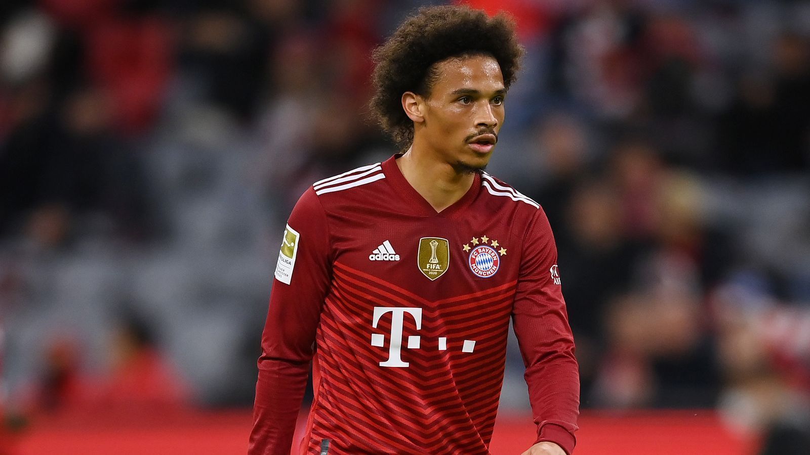 
                <strong>Leroy Sane</strong><br>
                Erneut äußerst umtriebig und mit starker Defensivarbeit. Sucht offensiv Eins-gegen-Eins-Situationen und reißt Räume auf. Hat in der 31. Minute das 2:0 auf dem Fuß, scheitert aber an Trapp. Weiß auch im zweiten Durchgang mit großer Arbeitsmoral zu gefallen und ist einer der besten Spieler auf dem Platz. Hat nach 82 Minuten Feierabend. ran-Note: 2
              