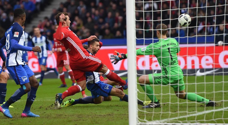 
                <strong>Manuel Neuer</strong><br>
                Manuel Neuer: War beim Gegentreffer durch Ibisevic aus kurzer Distanz ohne Chance, das Tor zu verhindern. Ansonsten wurde der Keeper kaum geprüft. ran-Note: 3
              