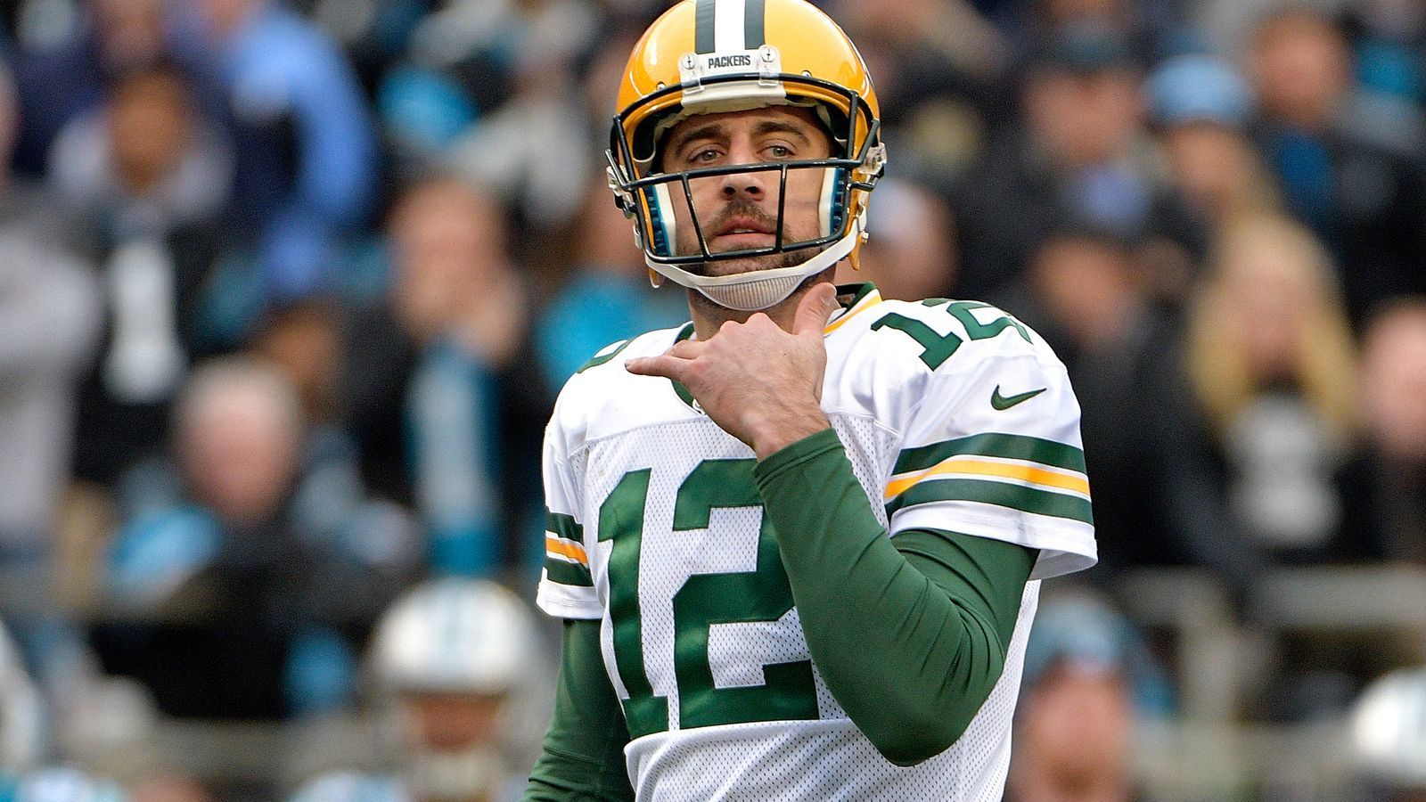 
                <strong>Aaron Rodgers (Green Bay Packers)</strong><br>
                Nachdem Tom Brady die Ernährung der NFL-Spieler ein Stück weit revolutioniert hat, orientierten sich einige andere NFL-Stars an dieser neuen Lebensweise. Aaron Rodgers etwa richtet sich seit 2016 nach einer 80/20-Einstellung: 80 Prozent Gemüse und naturbasierte Lebensmittel und 20 Prozent stehen ihm frei zur Verfügung. Darunter fallen dann zum Beispiel Hühnchen oder rotes Fleisch. Auf Molkereiprodukte verzichtet Rodgers. 
              