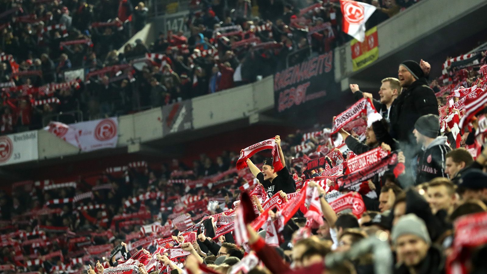 
                <strong>Fortuna Düsseldorf</strong><br>
                Mitgereiste Fans im Schnitt: 3.635Mitgereiste Fans insgesamt: 61.800Höchstzahl: 8.000 in MünchenTiefstzahl: 1.000 in Leipzig
              