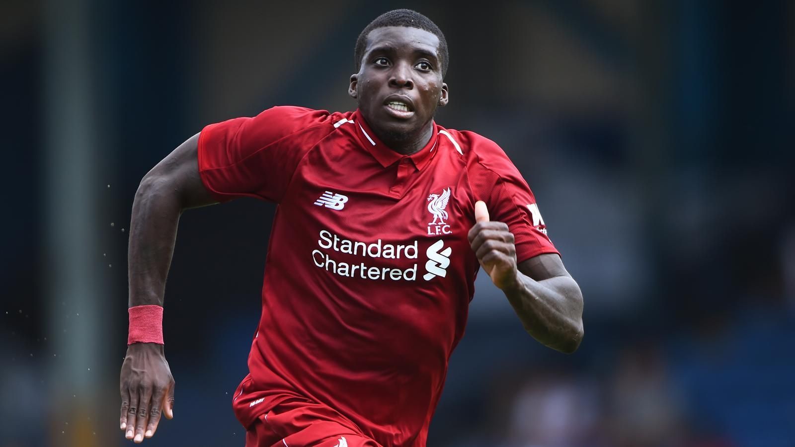 
                <strong>Sheyi Ojo</strong><br>
                Auch für Sheyi Ojo scheint in der Klopp-Elf kein Platz zu sein. Vergangene Saison wurde der 21-Jährige an den FC Fulham ausgeliehen. Eine Leihe soll dem FC Liverpool auch diese Saison wieder vorschweben.
              