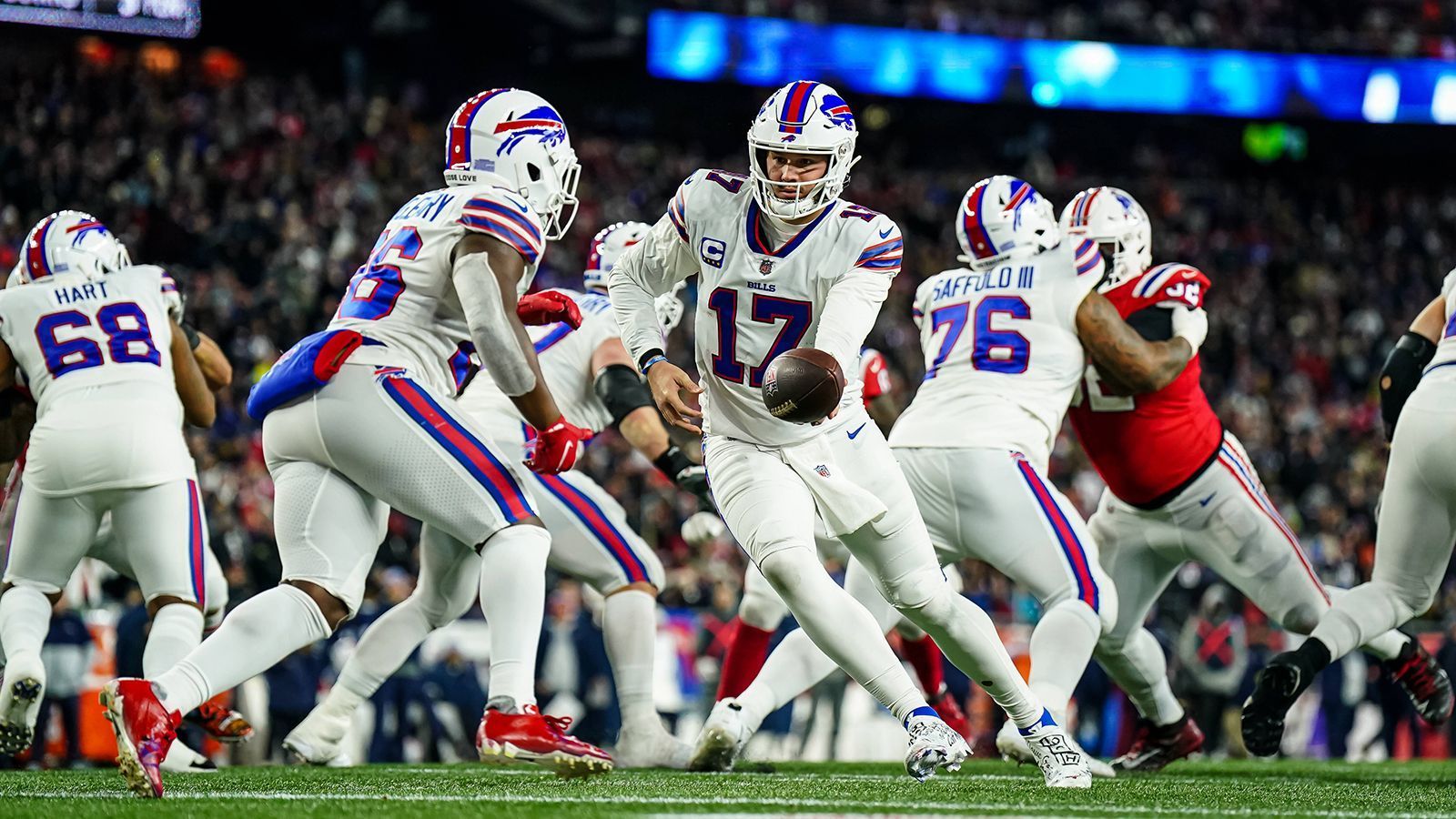 
                <strong>Buffalo Bills (9-3)</strong><br>
                Gleiches gilt für die Buffalo Bills. Mit neun Siegen und drei Niederlagen liegen die Bills klar auf Playoff-Kurs. Einzig der Divisionssieg ist noch nicht in trockenen Tüchern.
              