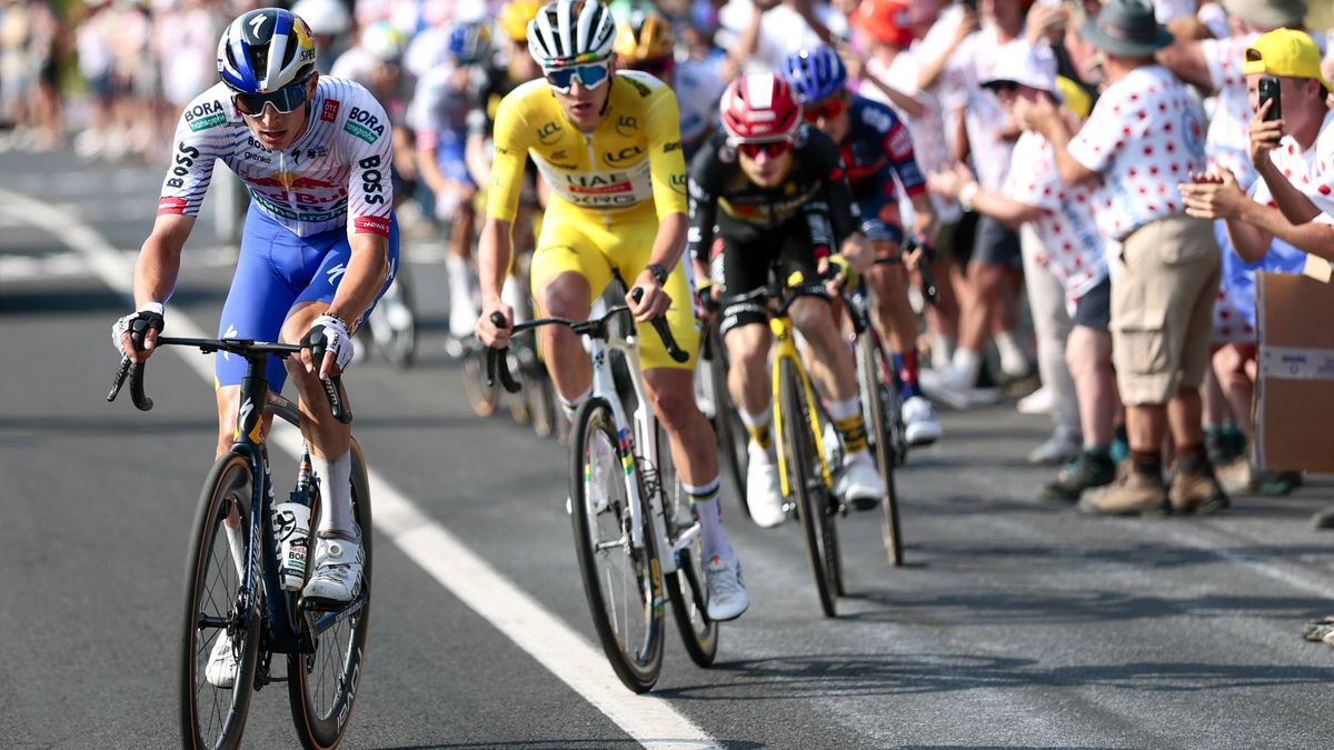 German Florian Lipowitz of RedBull-BORA-hansgrohe, Slovenian Tadej Pogacar of UAE Team Emirates and Danish Jonas Vingegaard Hansen of Team Visma-Lease a Bike pictured in action during stage 10 of t...