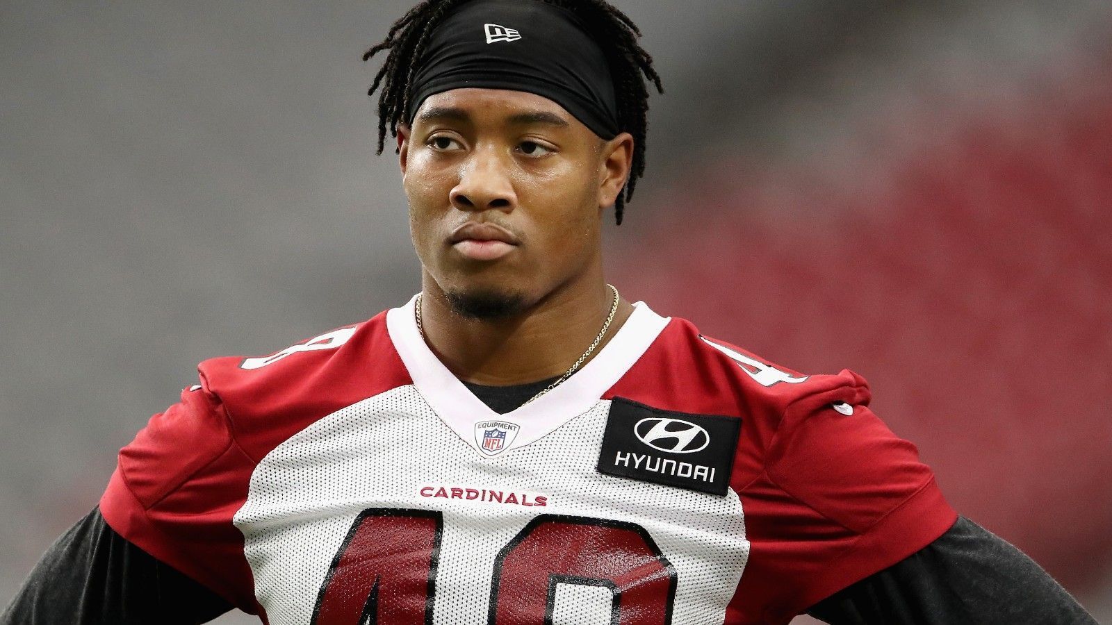 
                <strong>Arizona Cardinals: Isaiah Simmons (Defense)</strong><br>
                Isaiah Simmons ist nur auf dem Papier ein Linebacker, bei Clemson wurde der 22-Jährige zusätzlich als Slot-Cornerback und Safety eingesetzt. Die Variabilität Simmons' ist eine echte Waffe, die Cardinals werden ihren Erstrunden-Pick flexibel einsetzen. Simmons kann gleiche eine Stütze der zuletzt schwachen Defense werden.
              