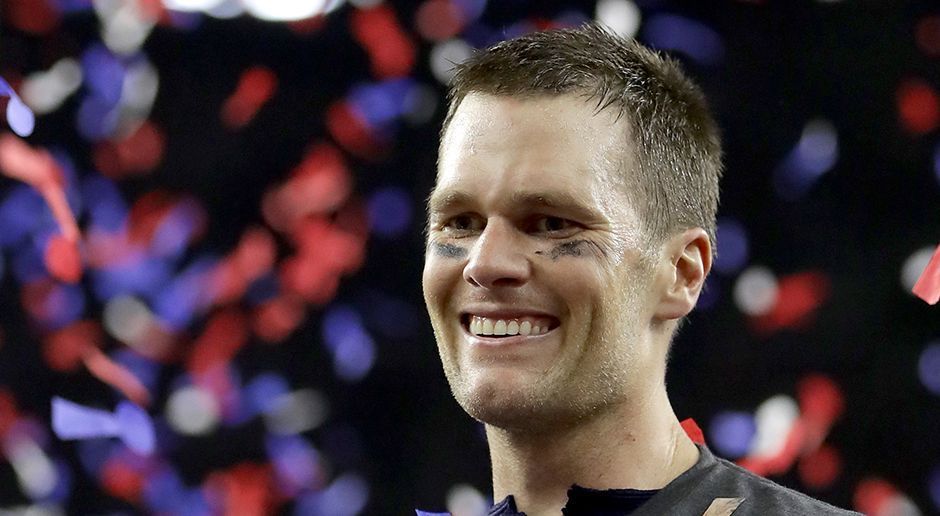 
                <strong>Tom Brady</strong><br>
                Tom Brady möchte nach eigenen Angaben noch mit 45 Jahren in der NFL spielen. Ein Alter, in dem viele Stars ihre Karriere bereits beendeten. Doch wer war eigentlich der älteste Spieler, der je in der Liga aktiv war? Wir zeigen euch die Top 10.
              