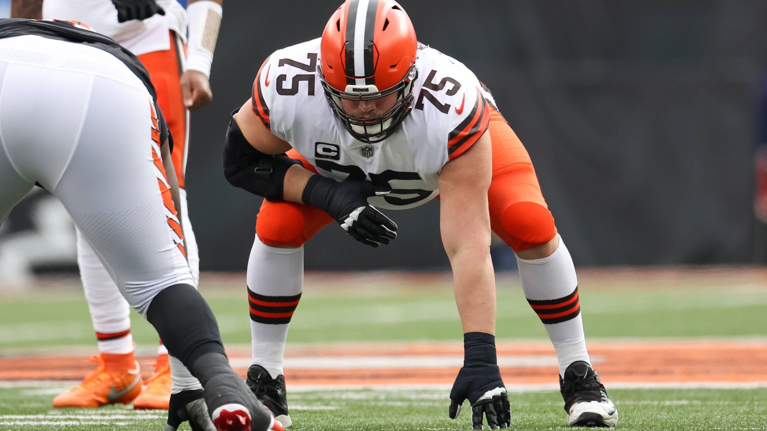 <strong>Platz 9: Cleveland Browns - 53,1 Millionen US-Dollar</strong><br>Anzahl der Spieler: 14<br>Top-Verdiener: Joel Bitonio (G) - 12,1 Millionen US-Dollar<br>Durchschnitts-Cap-Space pro Spieler: 3,8 Millionen US-Dollar<br>Prozentualer Anteil der O-Line am Cap Space: 18,27%