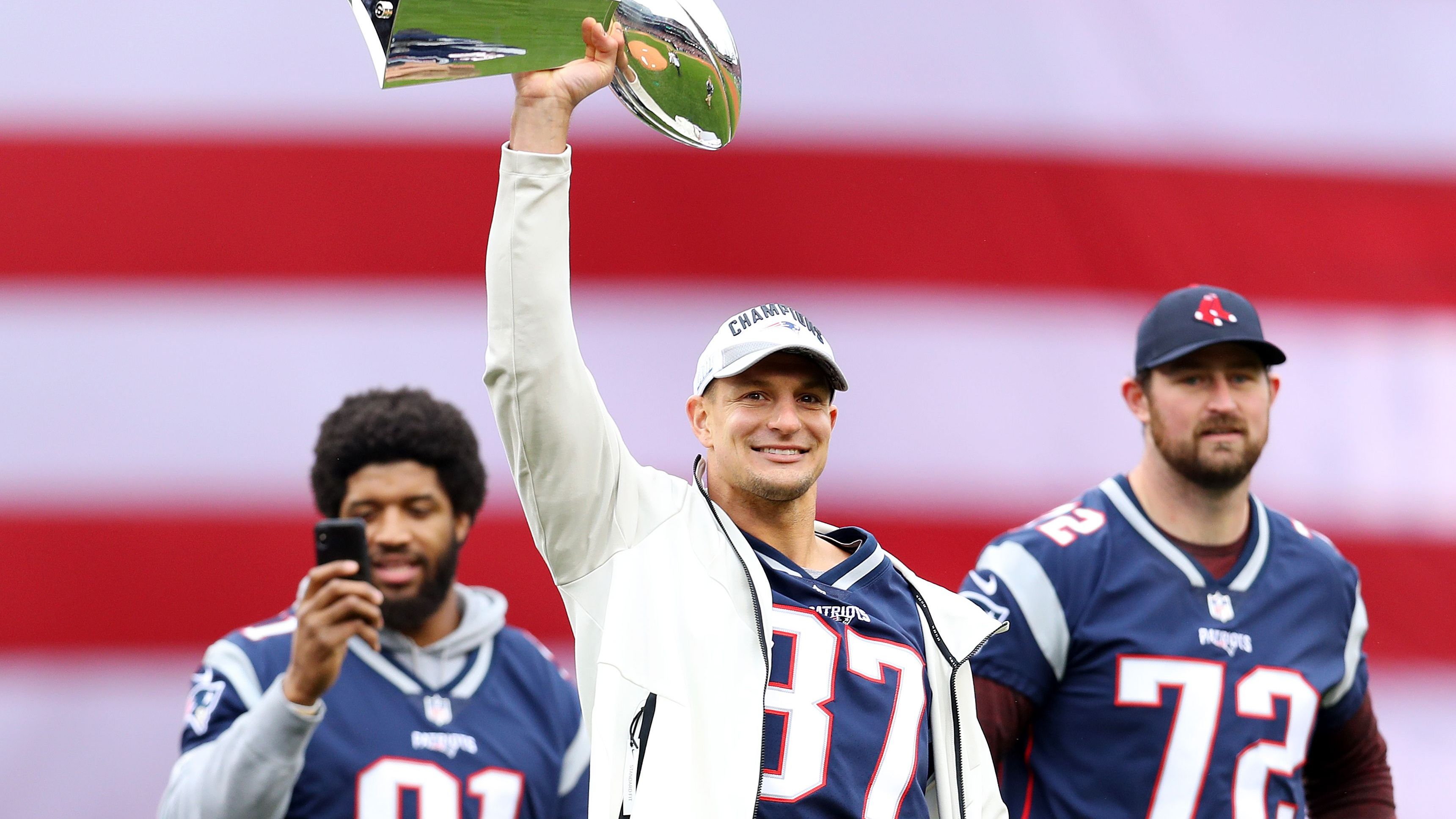 <strong>Rob Gronkowski</strong><br>Käme Brady zurück, wäre auch bei Gronk alles möglich. Das Traum-Duo des letzten Jahrzehntes wäre noch einmal für kurze Zeit wieder vereint. Beide werden in den kommenden fünf Jahren allerdings auch nicht jünger.