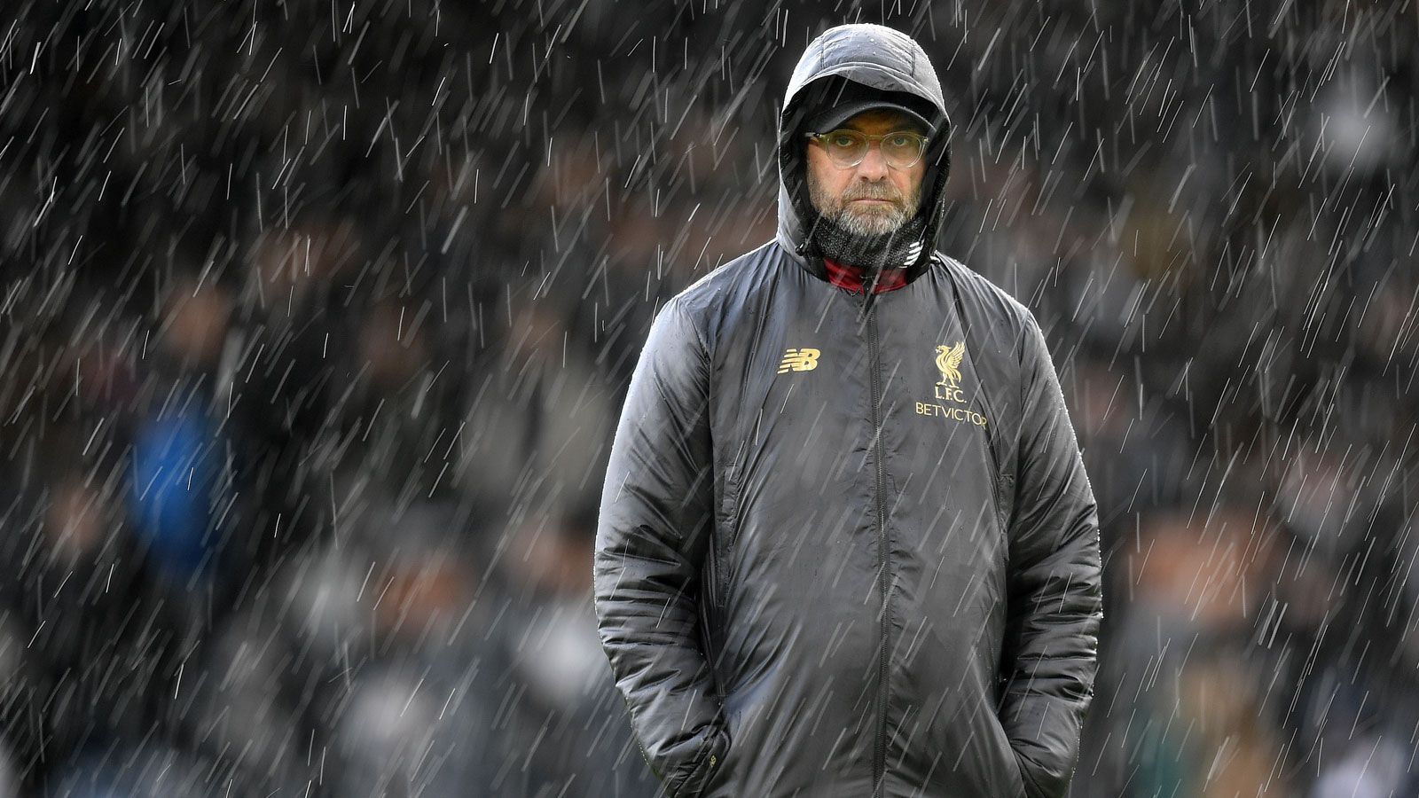 
                <strong>2. These: Die Premier-League-Klubs spielen diesmal KEINE Rolle</strong><br>
                Titelverteidiger Liverpool? Konzentriert sich voll auf den Meistertitel in der Premier League. Den hat's nämlich an der Anfield Road seit 30 Jahren nicht mehr gegeben. Tottenham? Der Final-Einzug vom letzten Jahr bleibt ein One-Hit-Wonder. Chelsea? Trainer Frank Lampard hat schon Probleme, seine Blues gegen die biederen PL-Klubs in die Spur zu bekommen. Und Manchester City? Hat ein Guardiola-Problem. Seit Pep nicht mehr auf der Barca-Bank hockt, geht nicht mehr viel in der Königsklasse. Mit den Bayern war dreimal im Halbfinale Schluss, inklusive 0:4- bzw. 0:3-Klatschen gegen Real und Barca. Mit City erreichte Guardiola nicht ein einziges Halbfinale. Von 26 K.o.-Spielen verloren die Pep-Teams zehn, nur viermal blieb man ohne Gegentor. Dieses grässliche Serie hält an - im Viertefinale ist Peps alte Liebe FC Barcelona zu stark.  
              