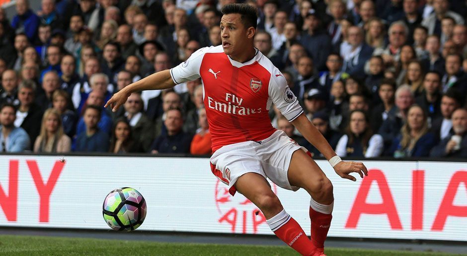 
                <strong>Alexis Sanchez (Vom FC Arsenal zum FC Bayern München)</strong><br>
                Alle Anzeichen deuten darauf hin, dass Alexis Sanchez den FC Arsenal verlassen wird. Der Chilene will wieder um Titel spielen und sieht anscheinend deshalb in London keine Perspektive mehr. Neben dem FC Bayern gelten auch Paris Saint-Germain und Manchester City als große Interessenten.ran-Prognose: Nach "nur" einem Titel scheinen die Bayern auf dem Transfermarkt wieder angreifen zu wollen. Die Verpflichtung eines Stürmers genießt höchste Priorität, um die Abhängigkeit von Robert Lewandowski zu mindern. Die Bayern werden für Sanchez richtig tief in die Tasche greifen.
              