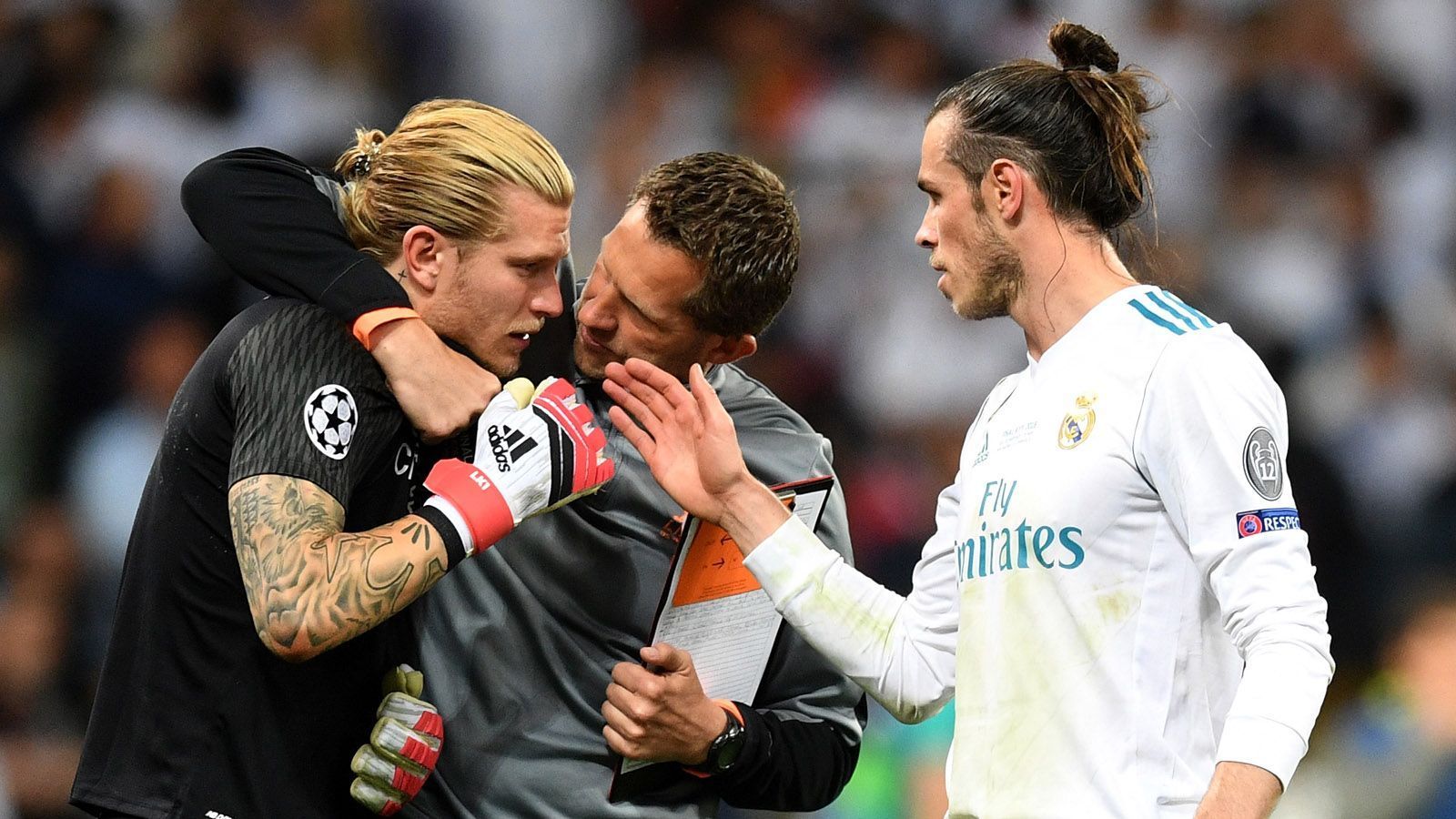 
                <strong>Gehirnerschütterung im Finale</strong><br>
                Vor dem ersten Aussetzer hatte er nach einem Ellbogen-Check von Sergio Ramos eine Gehirnerschütterung erlitten. Untersuchungen nach dem Spiel ergaben, dass Karius danach mit einer visuellen räumlichen Dysfunktion weiterspielte. Trainer Klopp sagte damals: "Das soll keine Entschuldigung sein, aber es ist eine Erklärung. Für mich ist das zu 100 Prozent der Grund für seine Leistung."
              