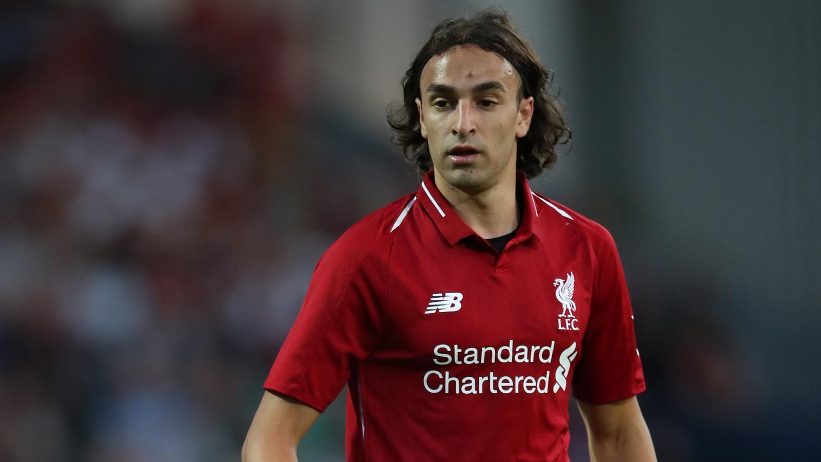 
                <strong>Lazar Markovic</strong><br>
                Auch den Serben Lazar Markovic wollen die Reds wohl gerne von ihrer Gehaltsliste haben. Seit der Verpflichtung des Flügelspielers im Sommer 2014 wurde Markovic insgesamt an vier verschiedene Vereine ausgeliehen. Unter anderem an den RSC Anderlecht, der nun auch wieder Interesse am 24-Jährigen zeigen soll. Der FC Liverpool möchte angeblich gerne rund acht Millionen Euro für den Serben haben.
              