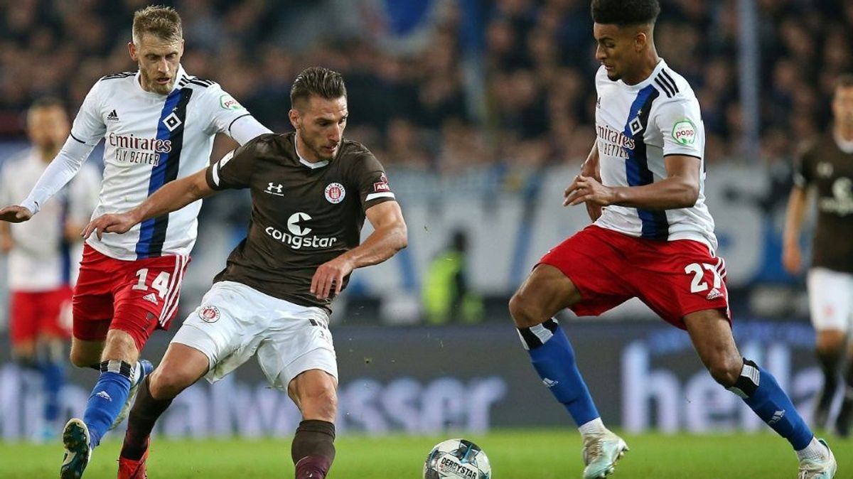 Neu im Aufgebot der U21: Verteidiger Josha Vagnoman (r.)