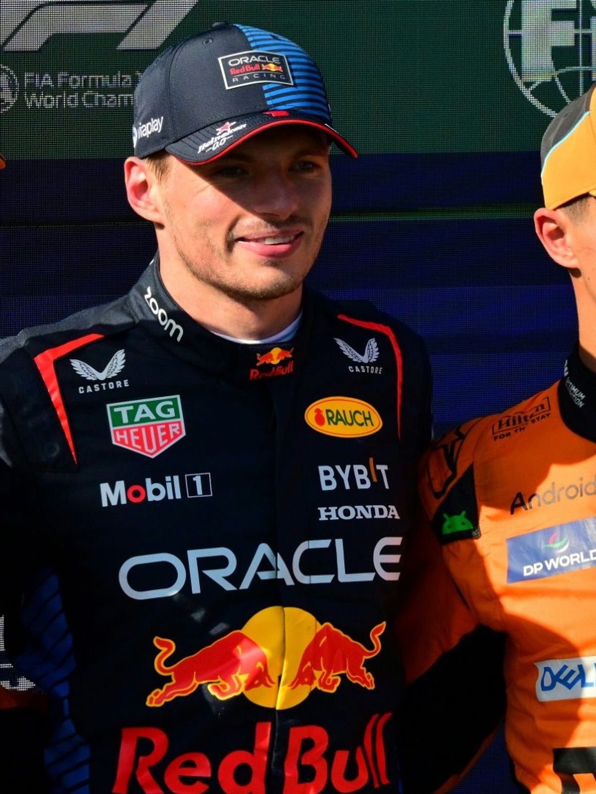 Verstappen (M.) neben Piastri (l.) und Norris
