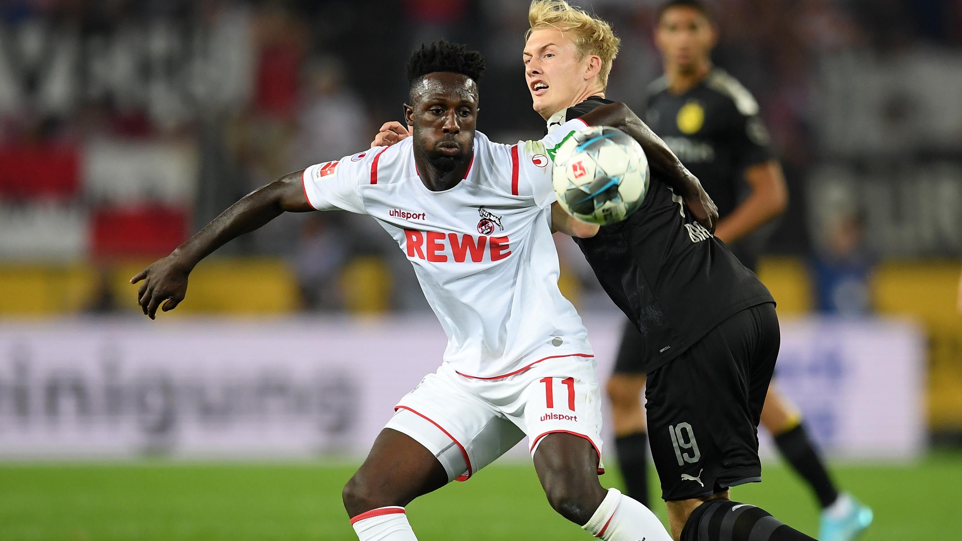 
                <strong>Julian Brandt</strong><br>
                Nach nur einer Minute auf dem Feld legt er direkt per Traum-Pass für Reus auf und sorgt damit für ordentlich Gefahr. Bringt Schwung in den Dortmunder Angriff und hat damit Anteil am Sieg - erst nach seiner Einwechslung fallen die drei Treffer. ran-Note: 2
              