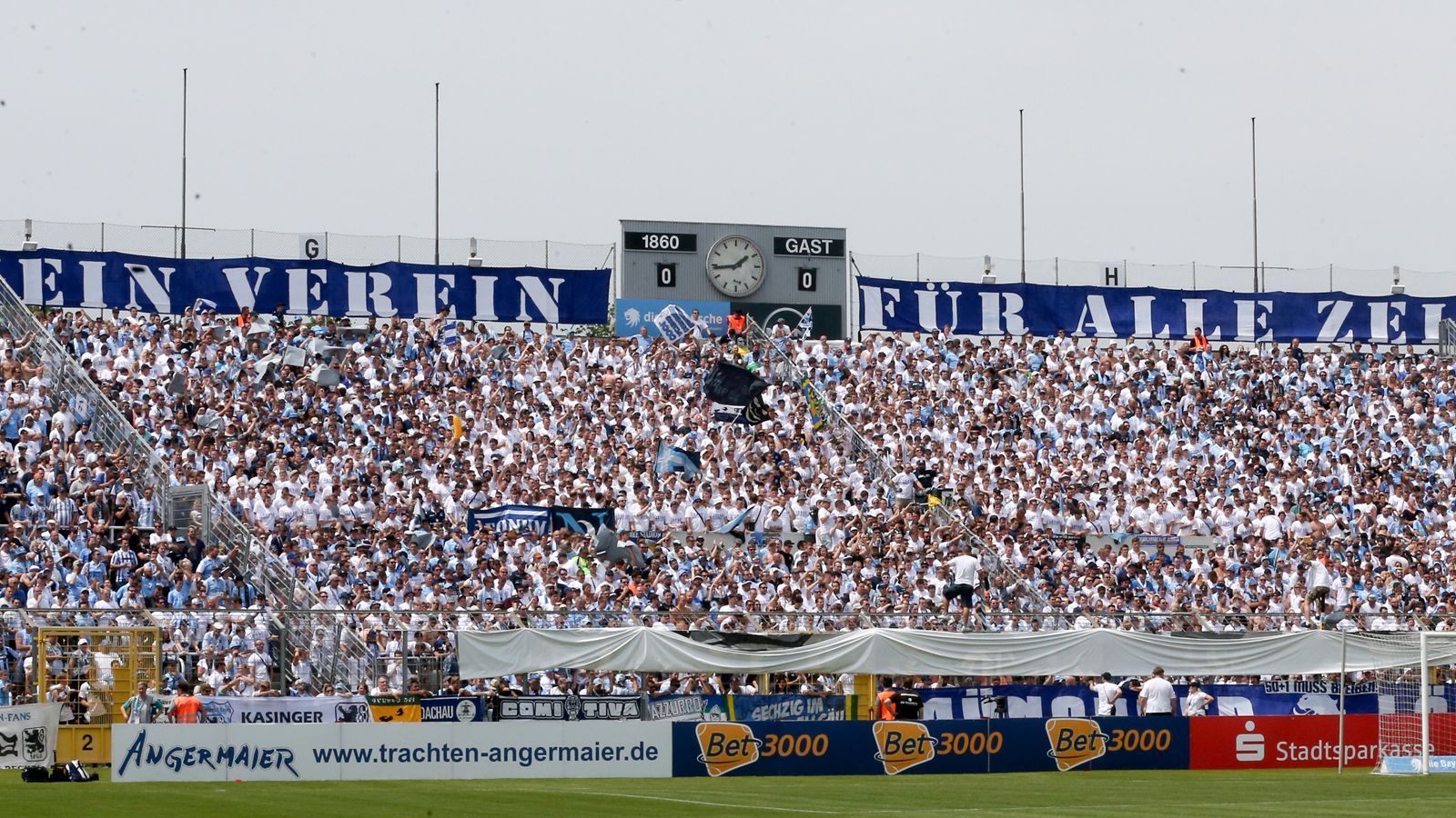 
                <strong>Platz 3: TSV 1860 München</strong><br>
                Durchschnittliche Zuschauerzahl: 15.000Gesamt: 150.000
              