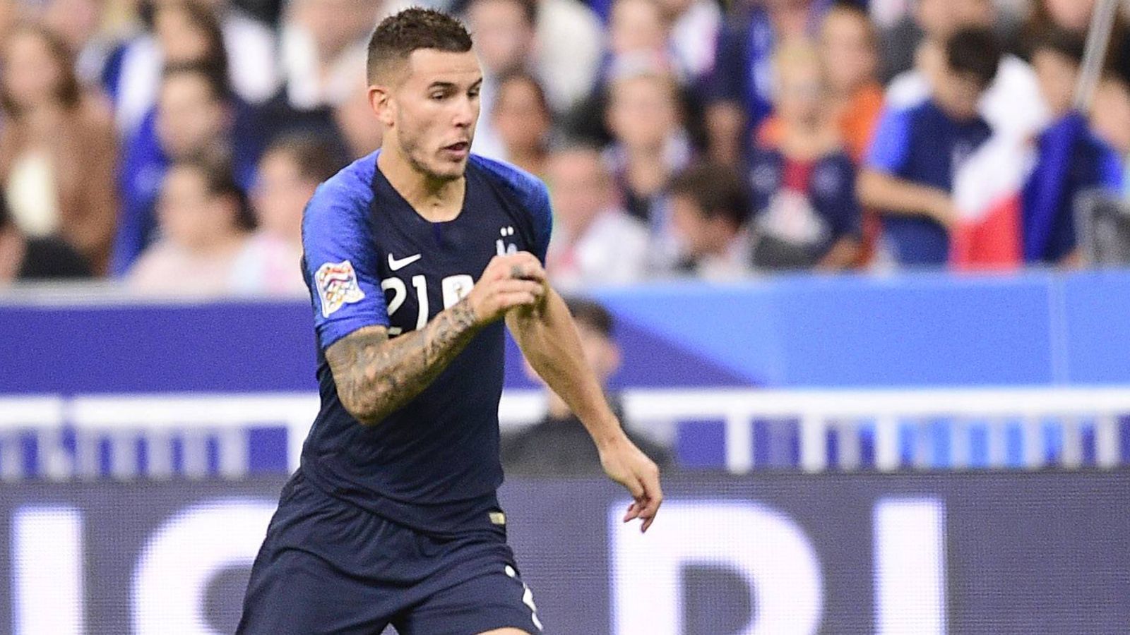 
                <strong>Lucas Hernandez (Frankreich)</strong><br>
                Riskiert in der 36. Minute mir einer perfekt getimeten Grätsche im Strafraum gegen Leroy Sane alles und klärt fair zur Ecke. Auch nach vorne ist der Linksverteidiger von Atletico Madrid einer der besten Franzosen im ersten Durchgang. Seine scharfe Hereingabe im zweiten Durchgang ist es dann auch, die zum Ausgleich von Griezmann führt. ran-Note: 1
              