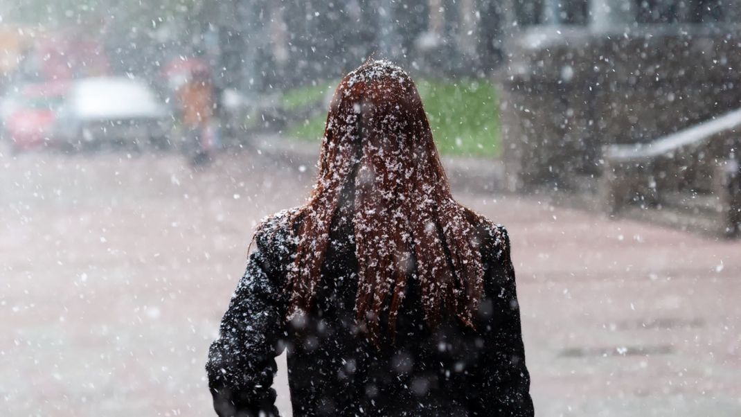 Nasse Haare draußen: Führt das wirklich nur Erkältung?